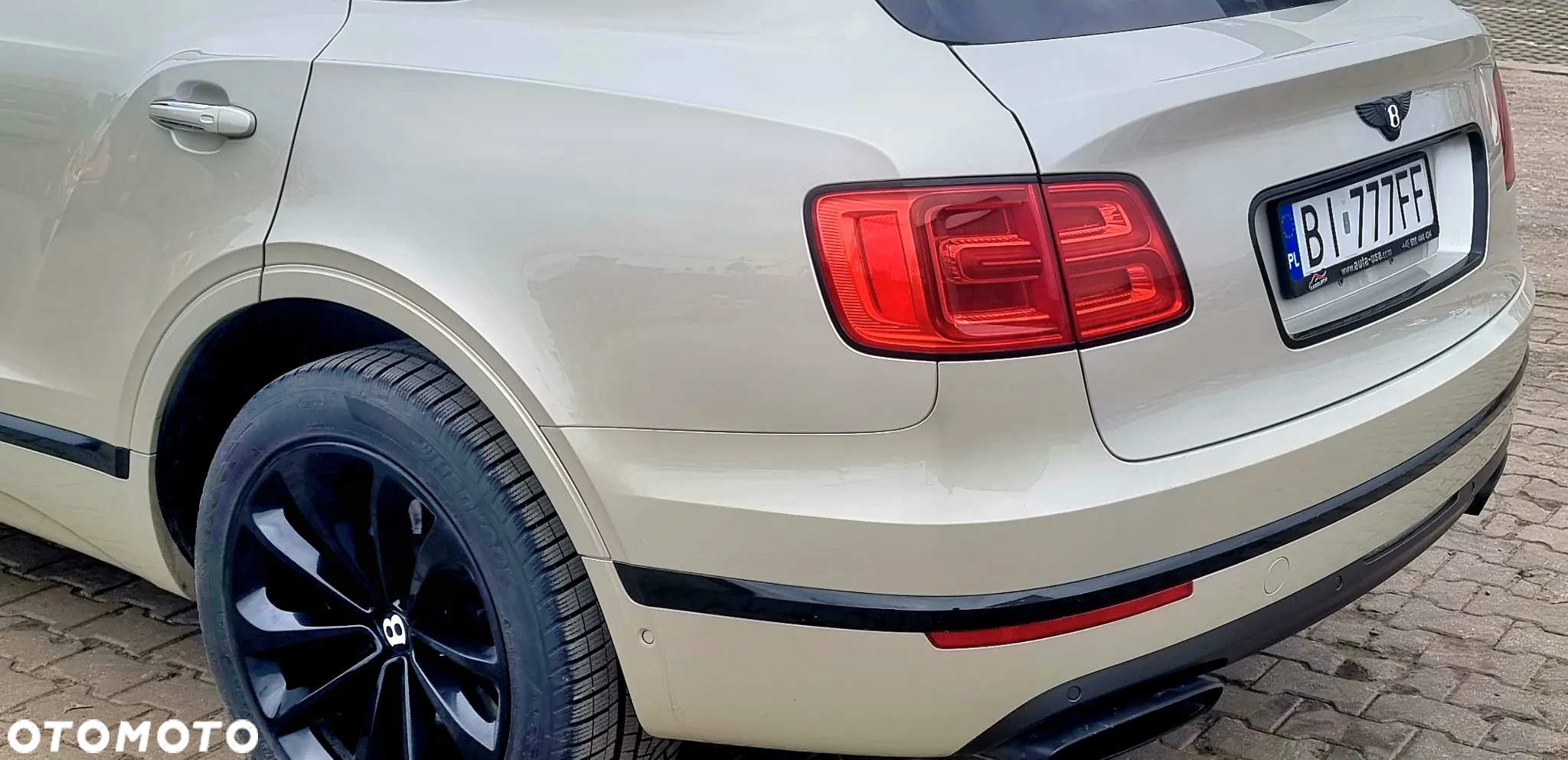 Bentley Bentayga - 15