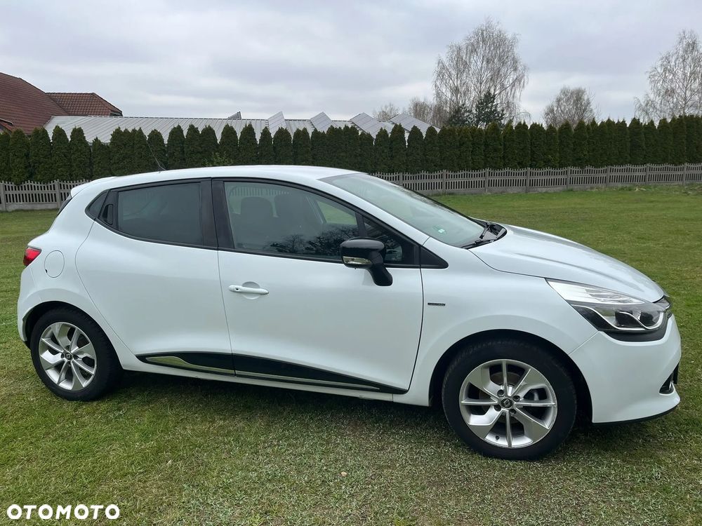 Renault Clio 1.2 16V 75 LIMITED - 15