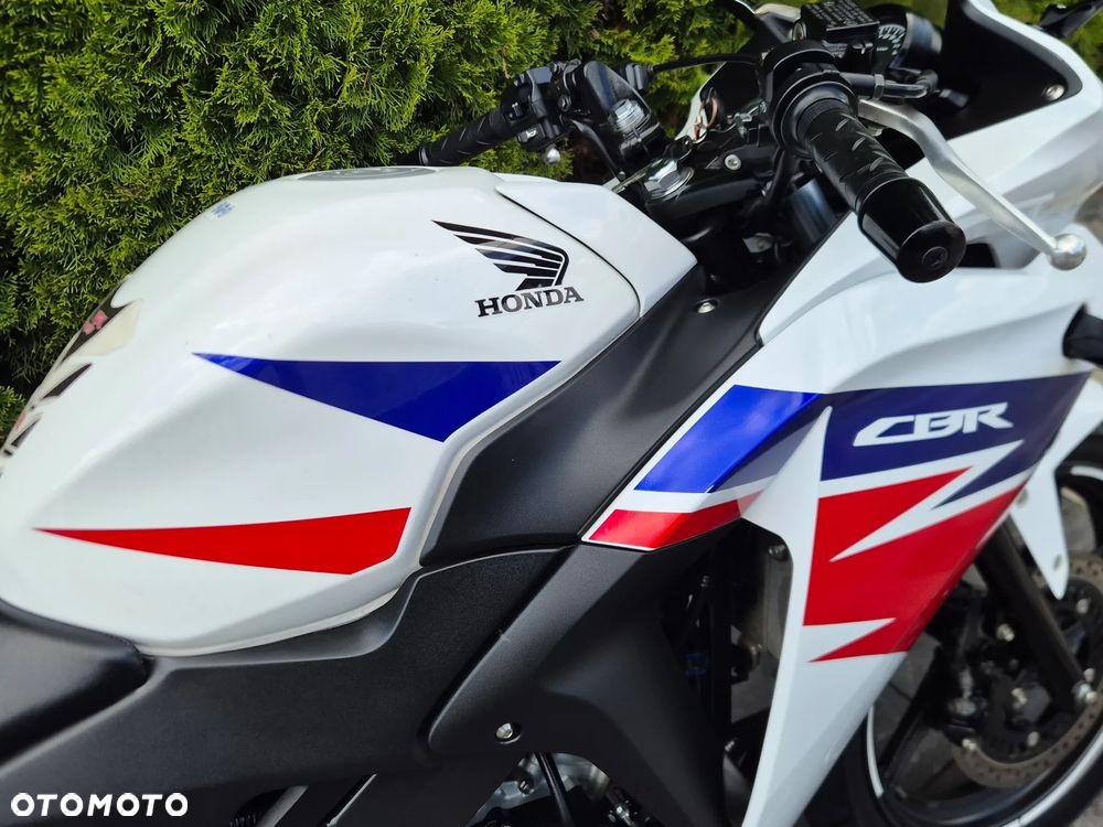 Honda CBR - 9