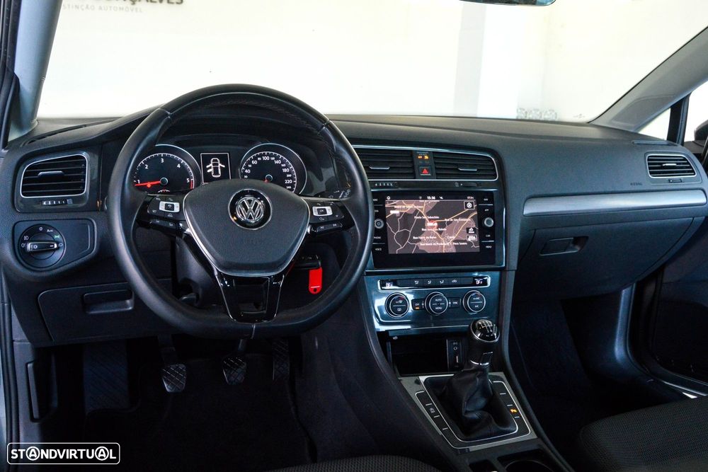 VW Golf 1.6 TDI Confortline - 6