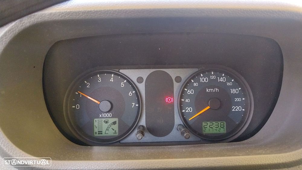 Ford Fusion 1.6 + - 8