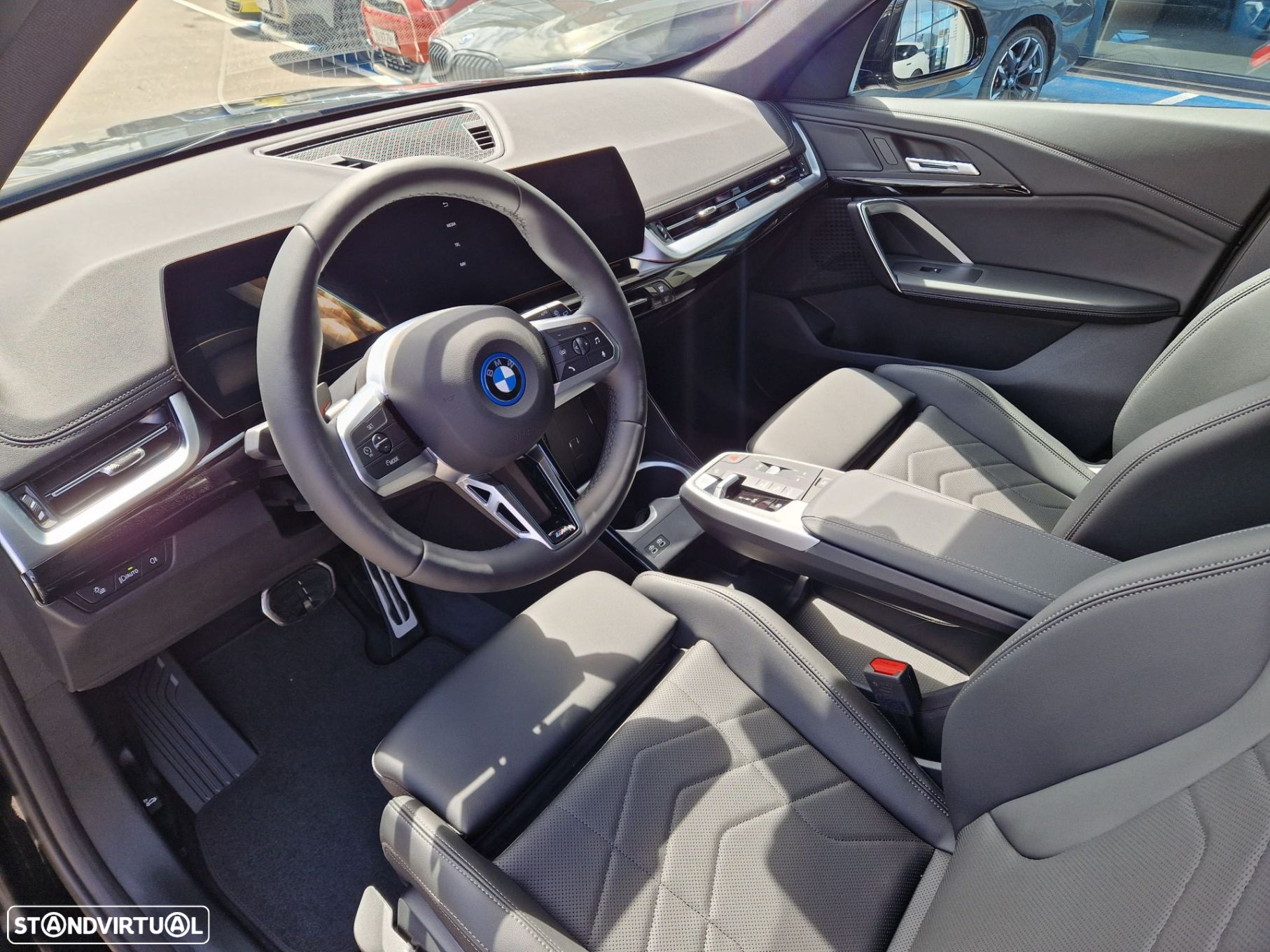 BMW iX1 eDrive20 Pack Desportivo M Pro - 6