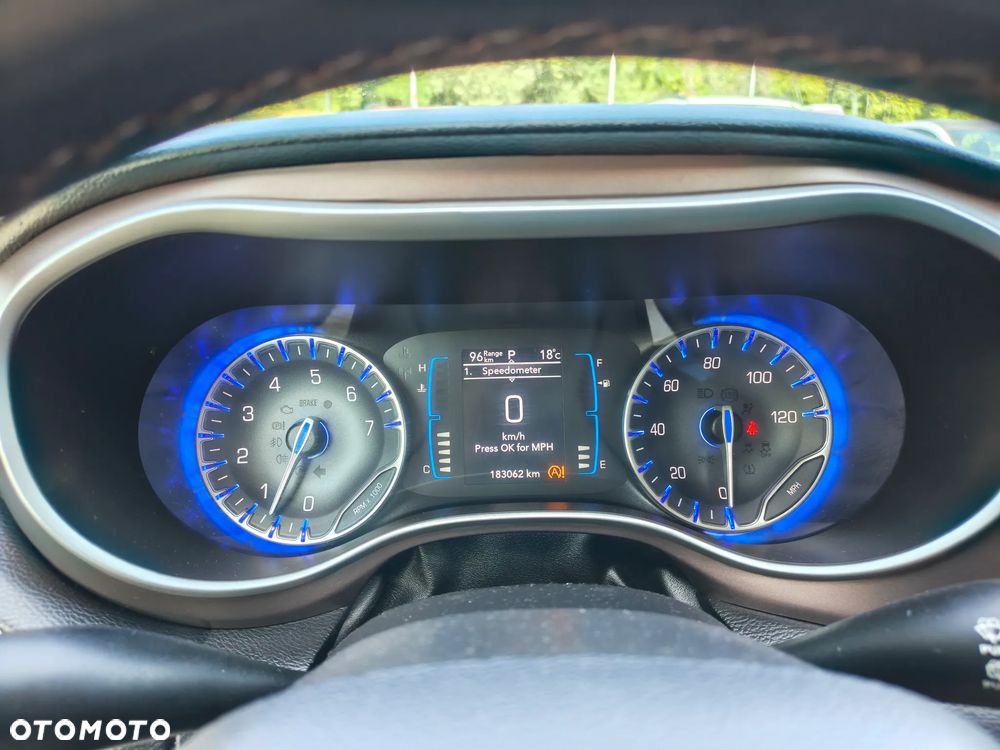 Chrysler Pacifica - 9
