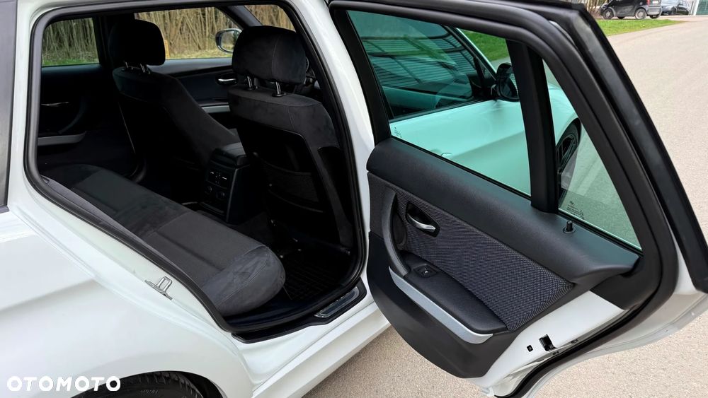 BMW Seria 3 318i Edition Sport - 17