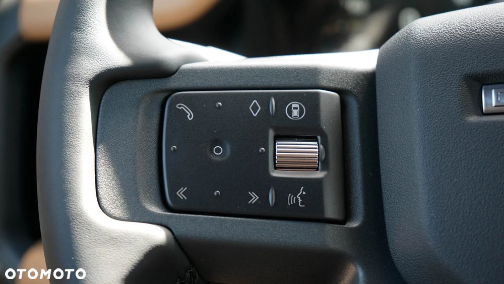 Land Rover Defender 3.0 D250 mHEV X-Dynamic HSE - 16