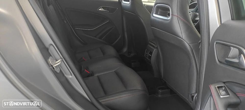 Mercedes-Benz A 180 d AMG Line - 21