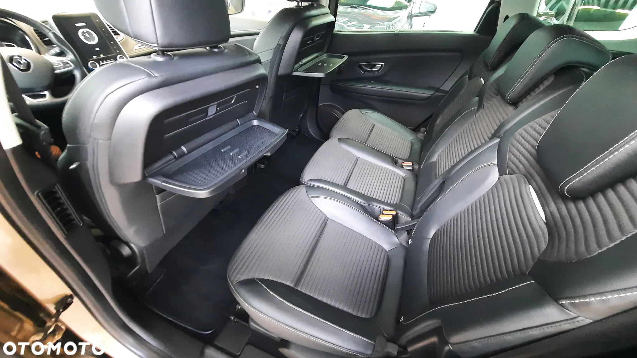 Renault Grand Scenic - 28