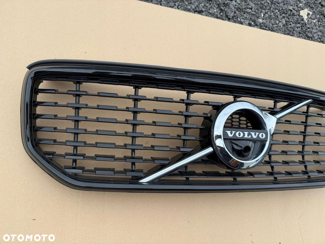 GRILL ATRAPA Volvo XC40 R DESIGN IDEALNA ORYGINAŁ - 2