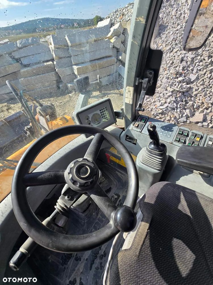 Liebherr L528 - 19