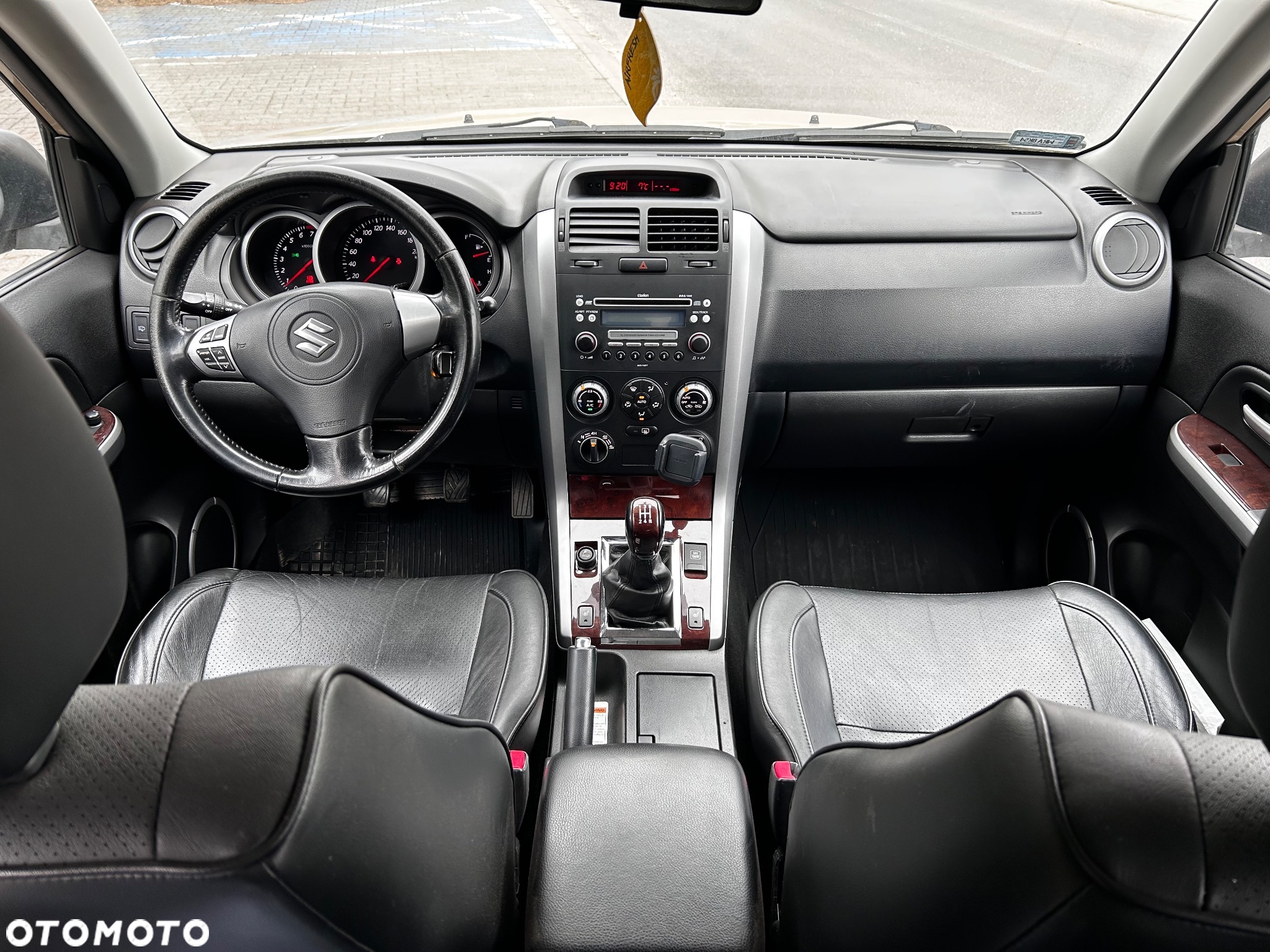 Suzuki Grand Vitara 2.0 - 6