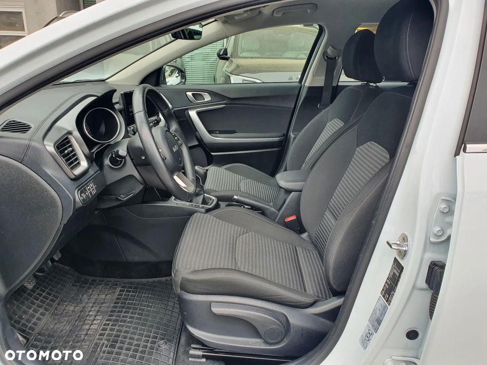 Kia Ceed 1.5 T-GDI M - 26