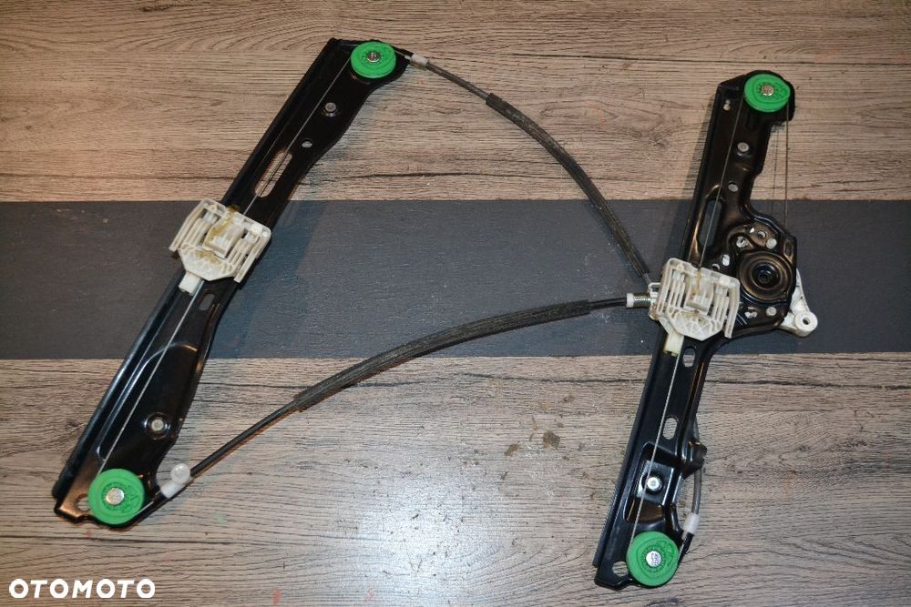 BMW E87 PODNOŚNIK MECHANIZM OPUSZCZANIA SZYB EL LEWY PRZÓD PRZEDNI 7067795S 7138465E - 2