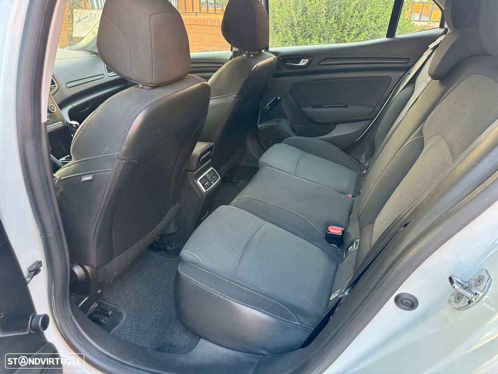 Renault Mégane 1.5 Blue dCi Limited - 12