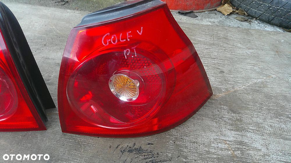 VW GOLF V 5D LAMPA TYLNA LEWA LUB PRAWA - 2