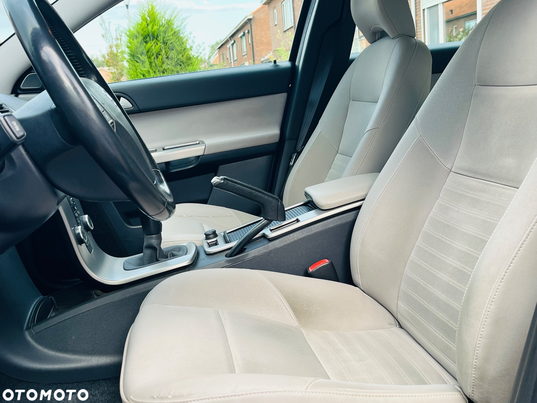 Volvo V50 D5 Momentum - 8