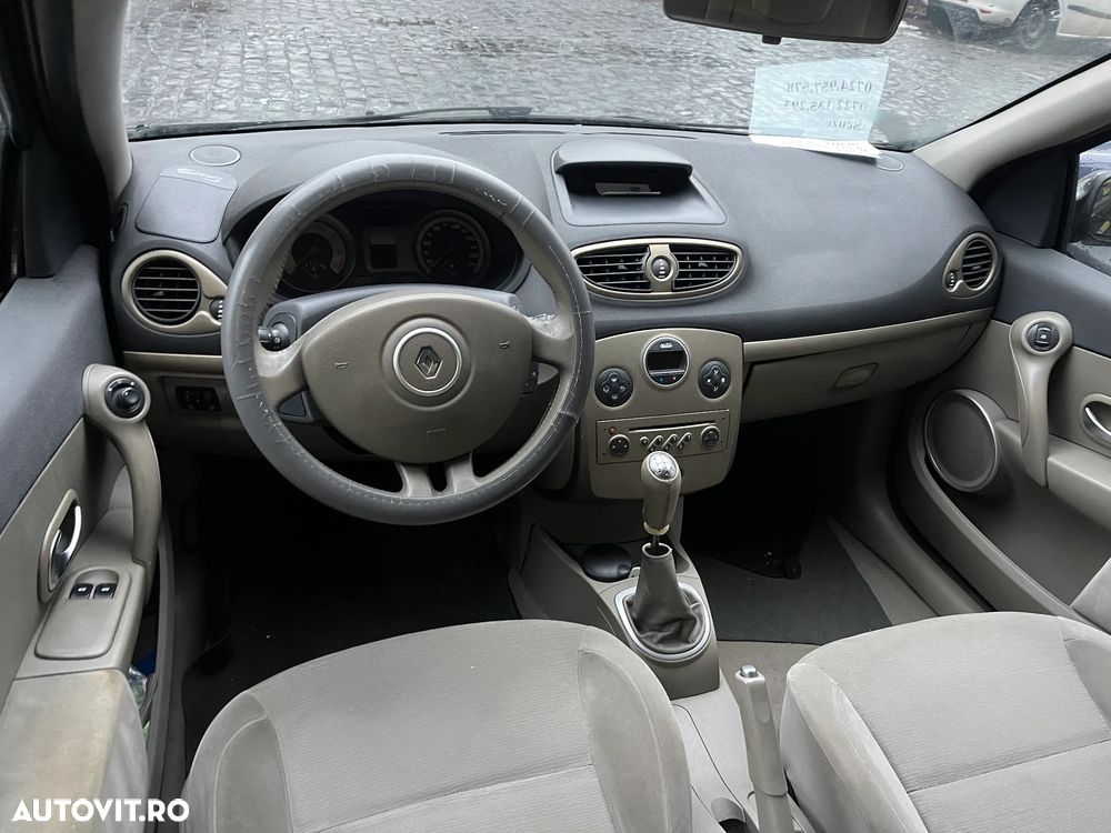 Dezmembrez Renault Clio 3 negru 1,4 benzina 2008 - 8