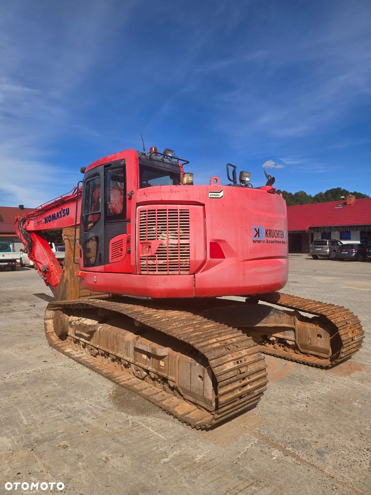 Komatsu PC 228 USLC-10 - 11