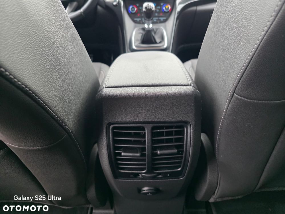 Ford Kuga 1.5 EcoBoost 2x4 Individual - 16