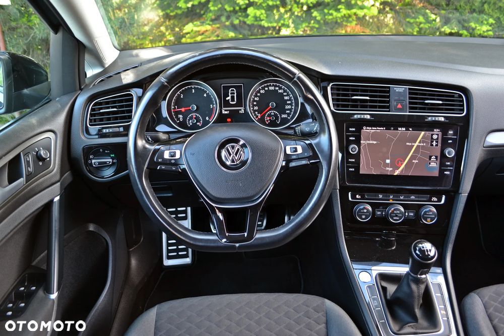 Volkswagen Golf - 21
