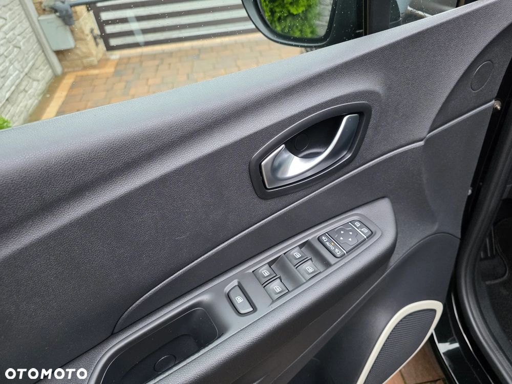 Renault Captur - 28