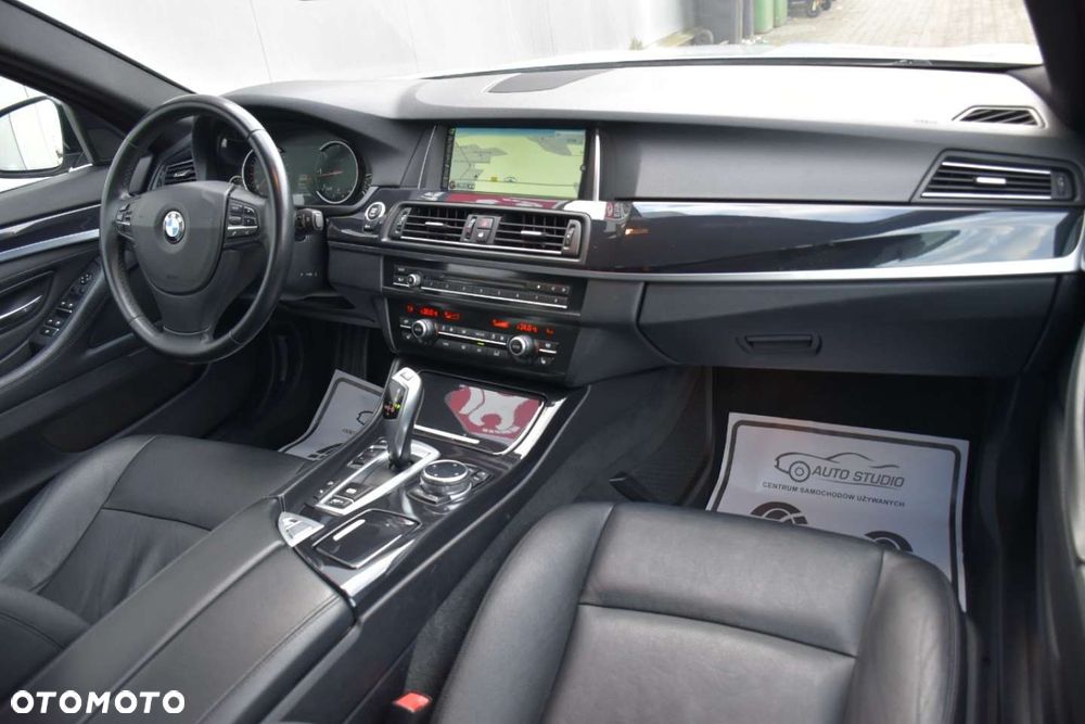 BMW Seria 5 520d xDrive - 9