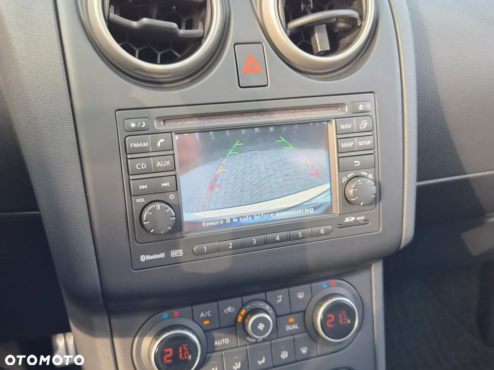 Nissan Qashqai 2.0 4x4 Tekna Premium - 8