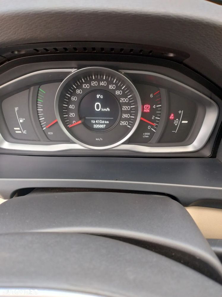 Volvo V60 D2 Momentum - 12