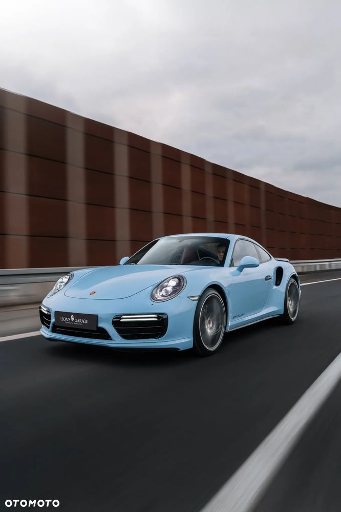 Porsche 911 Turbo - 21