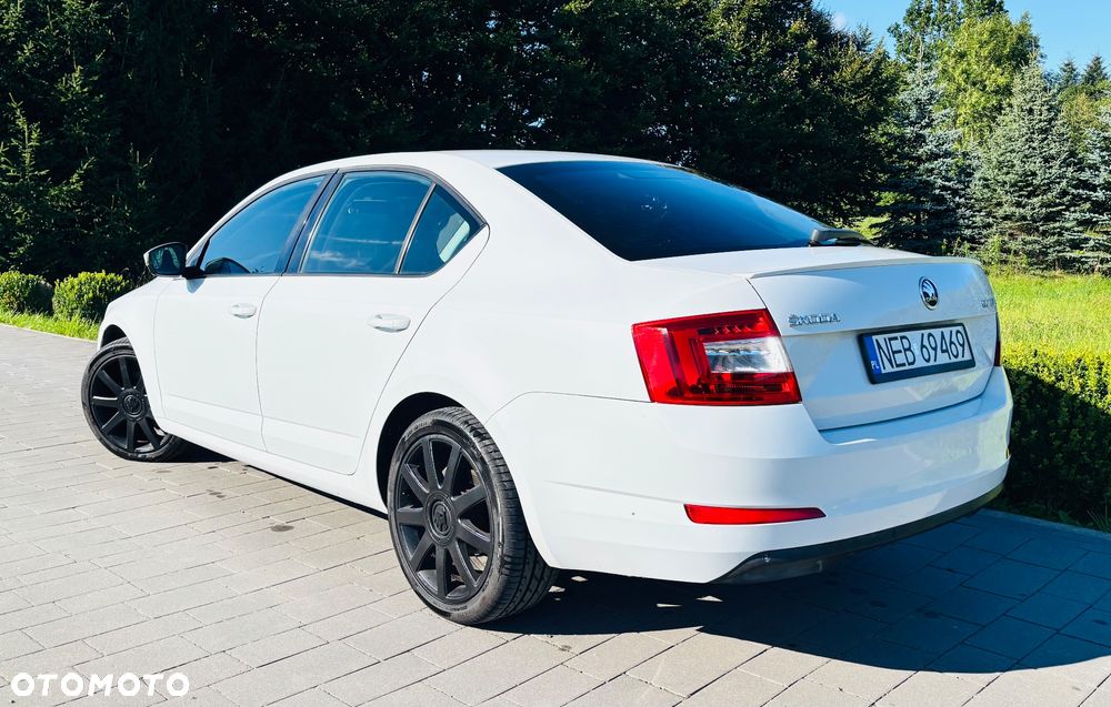 Skoda Octavia 2.0 TDI Elegance DSG - 6