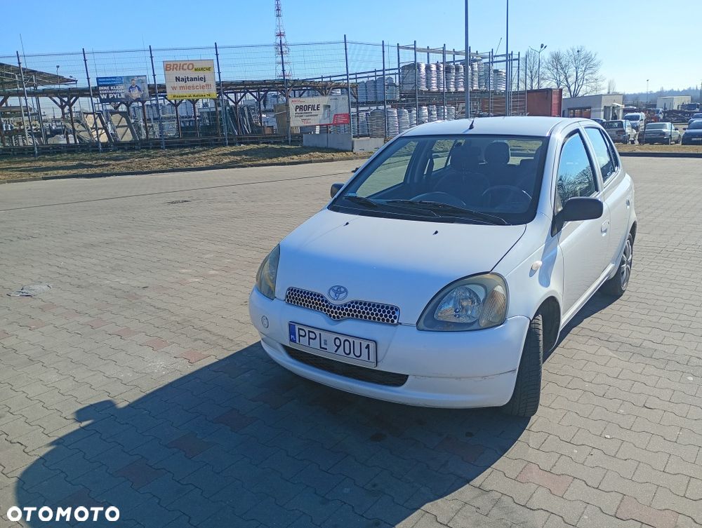 Toyota Yaris - 1