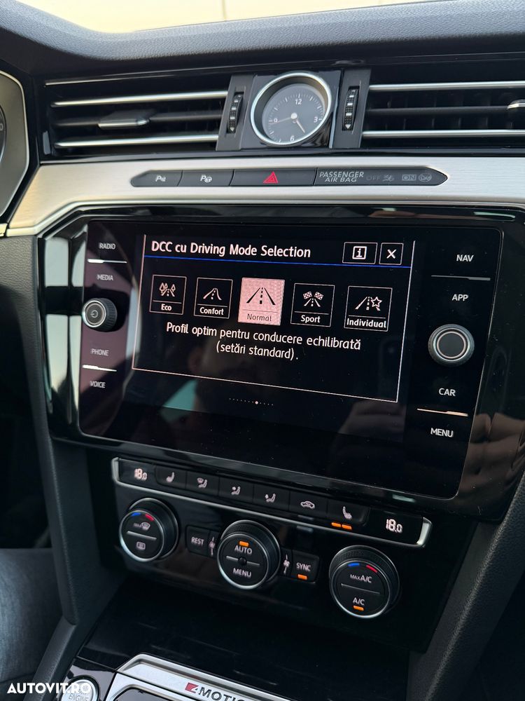 Volkswagen Passat Variant 2.0 TDI SCR 4Motion DSG Highline - 16