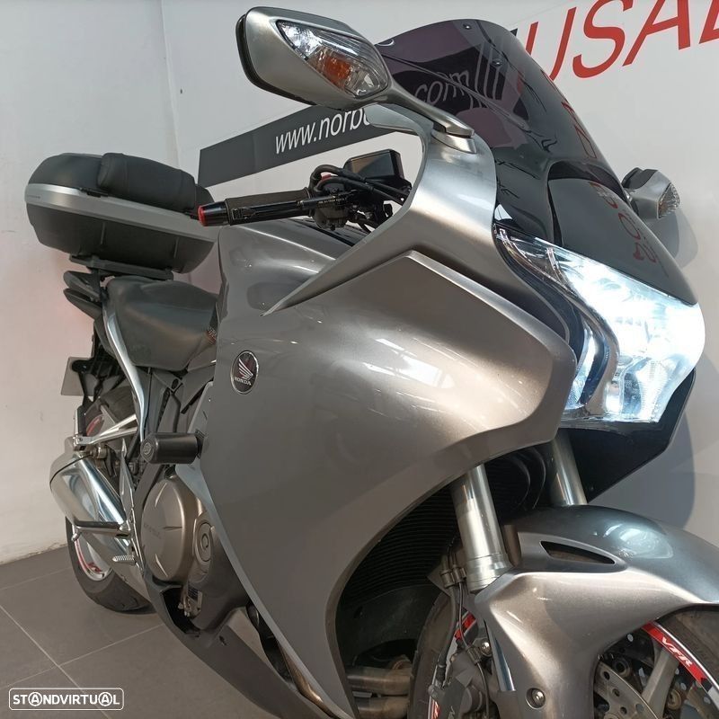 Honda VFR F - 6
