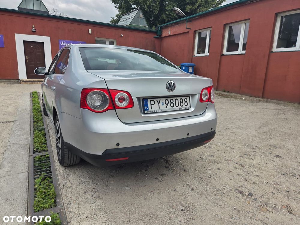 Volkswagen Jetta 1.9 TDI Comfortline - 3