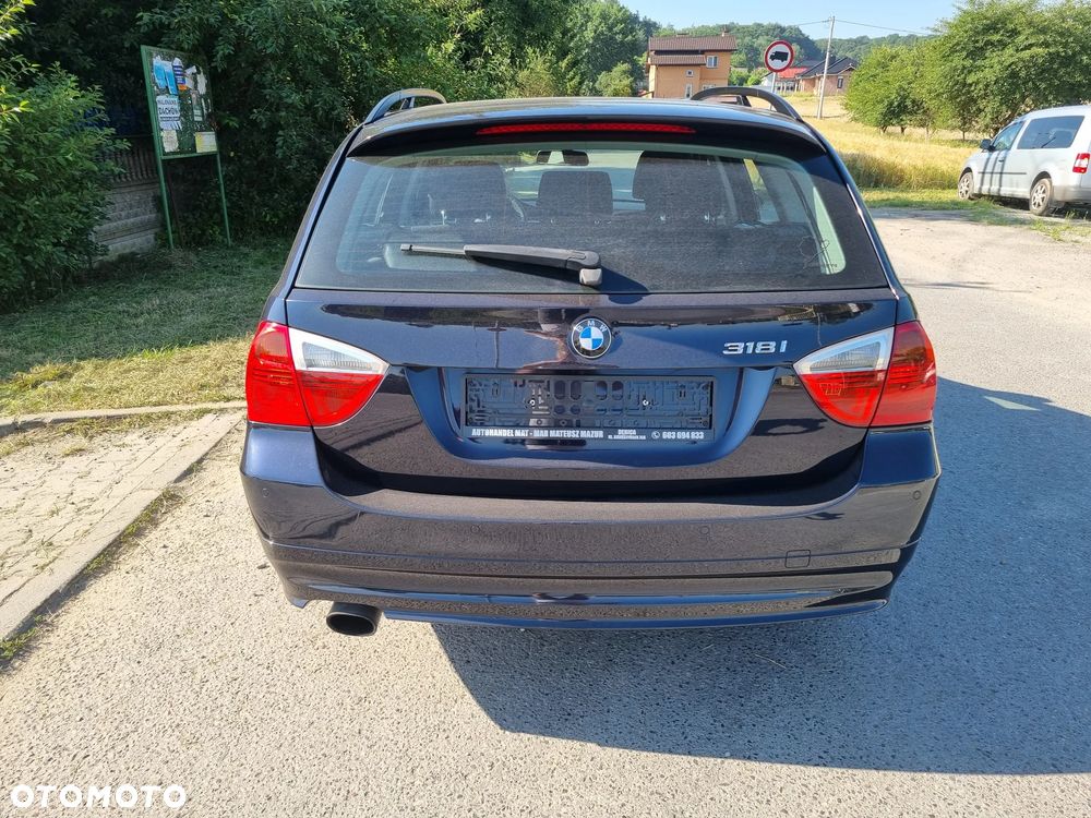 BMW Seria 3 318i Edition Exclusive - 7