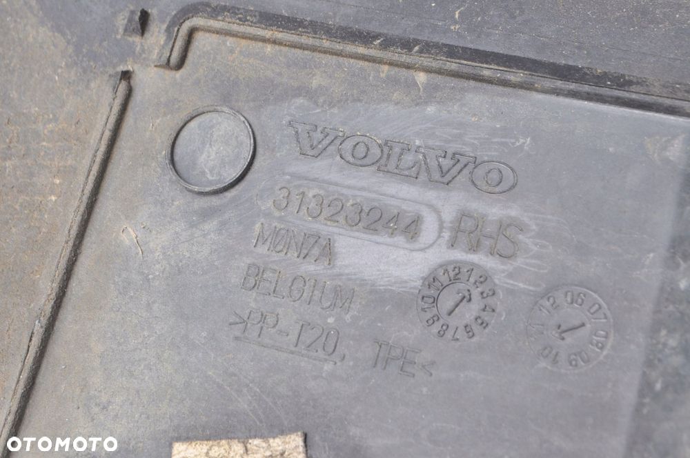 VOLVO XC70 II KIEROWNICA POWIETRZA ŁAPACZ 31323244 - 2
