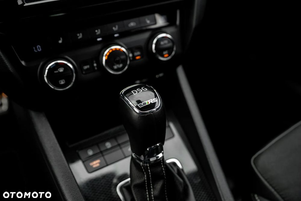 Skoda Octavia 2.0 TSI (Green tec) DSG RS - 33