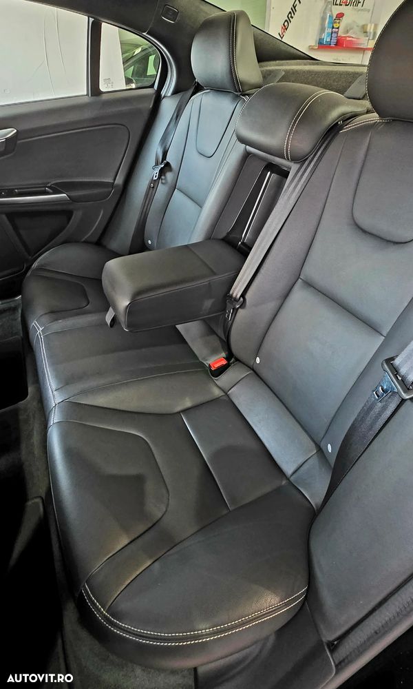 Volvo S60 D3 Geartronic Momentum - 20