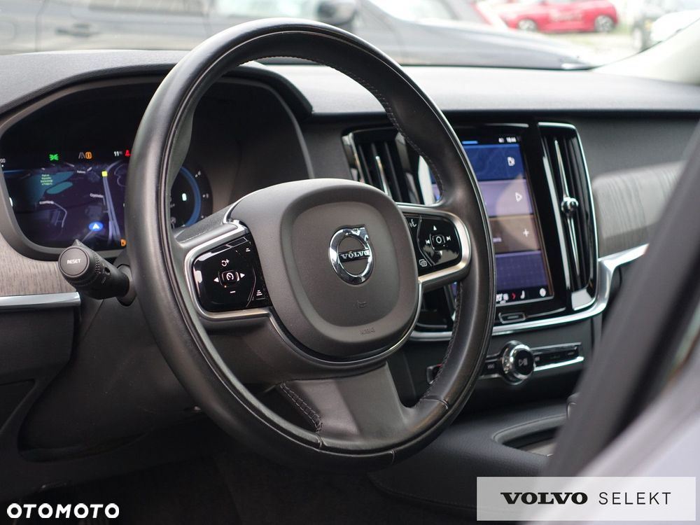 Volvo V90 Cross Country - 14