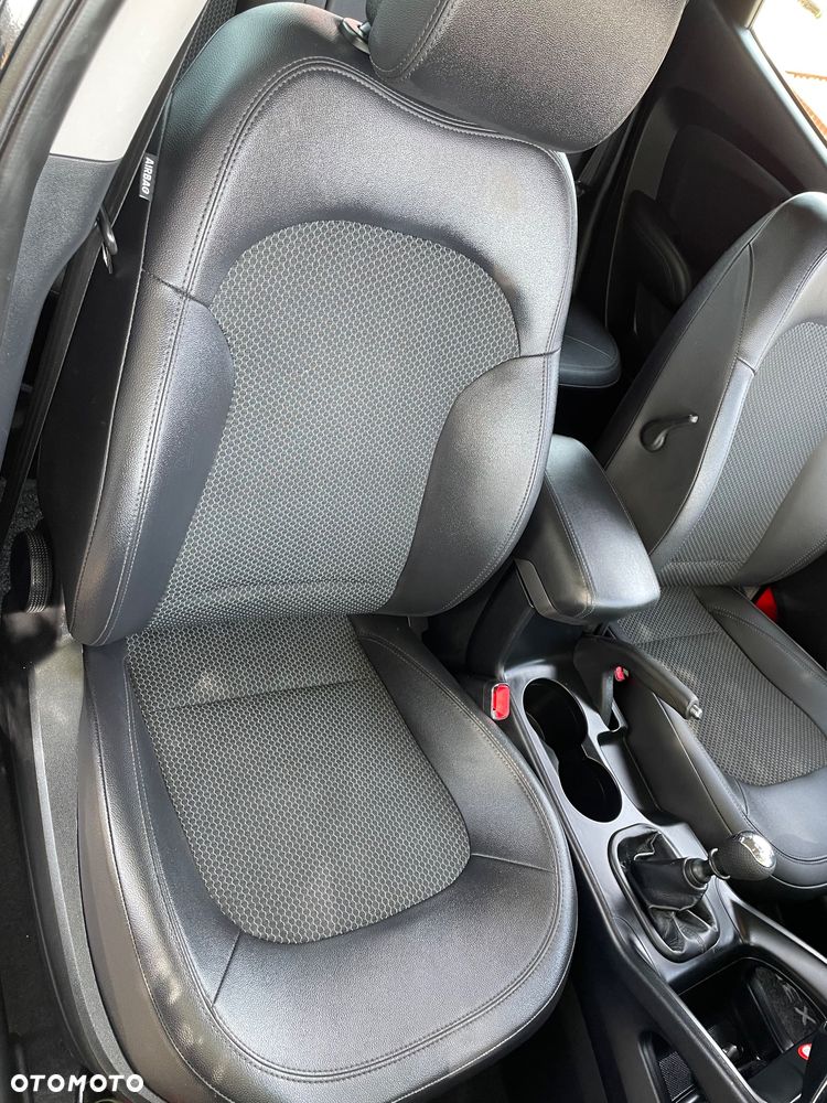 Hyundai ix35 2.0 CRDi 2WD Trend - 19