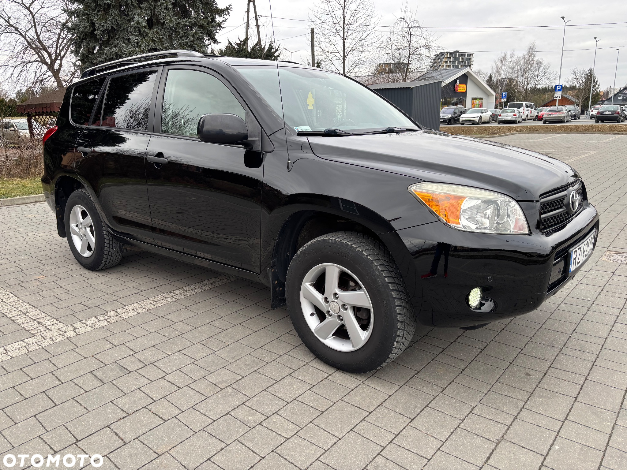 Toyota RAV4 - 4