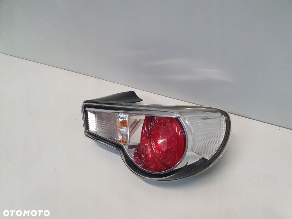 LAMPA PRAWA TYŁ SUBARU BRZ TOYOTA GT86 LED - 2