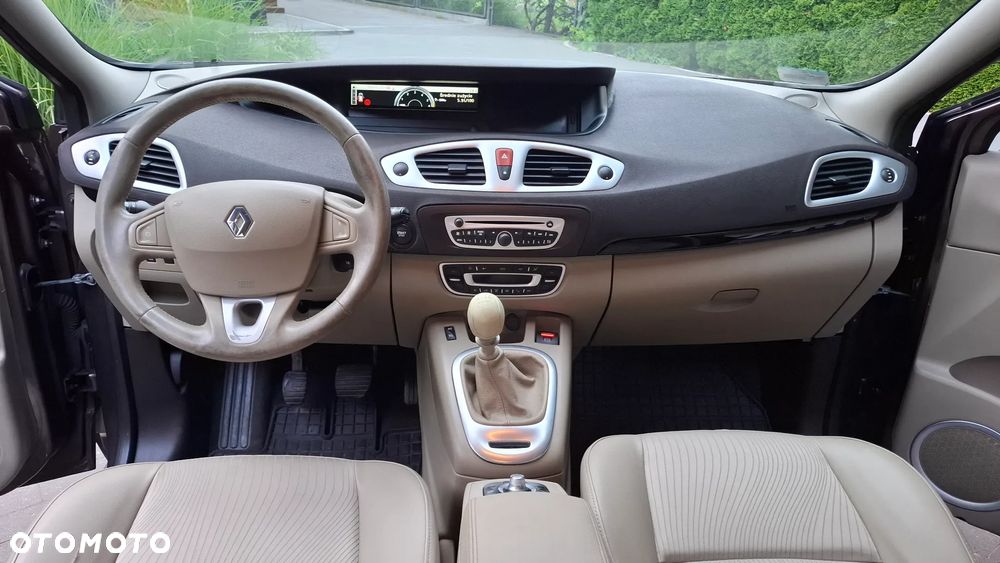 Renault Scenic 1.9 dCi Privilege - 12