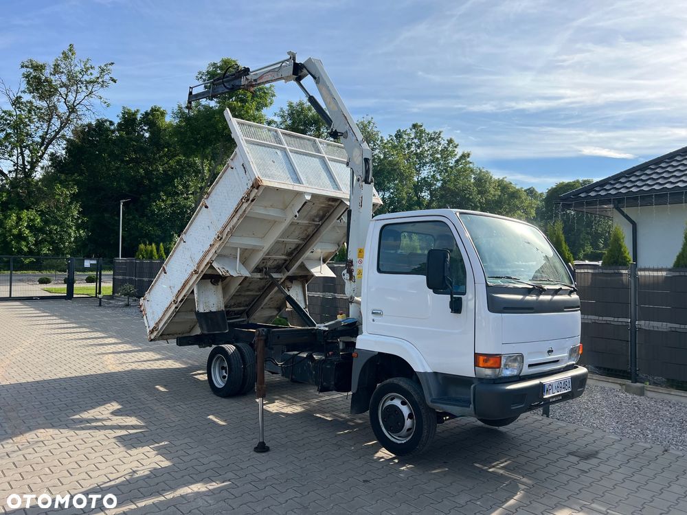 Nissan CABSTAR - 30