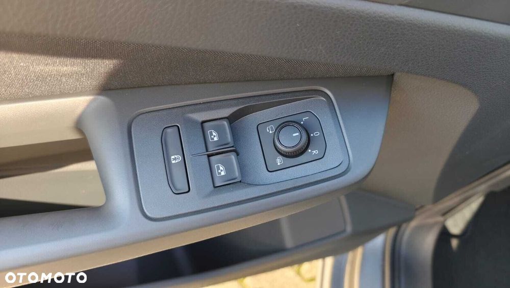 Ford Tourneo Connect - 13