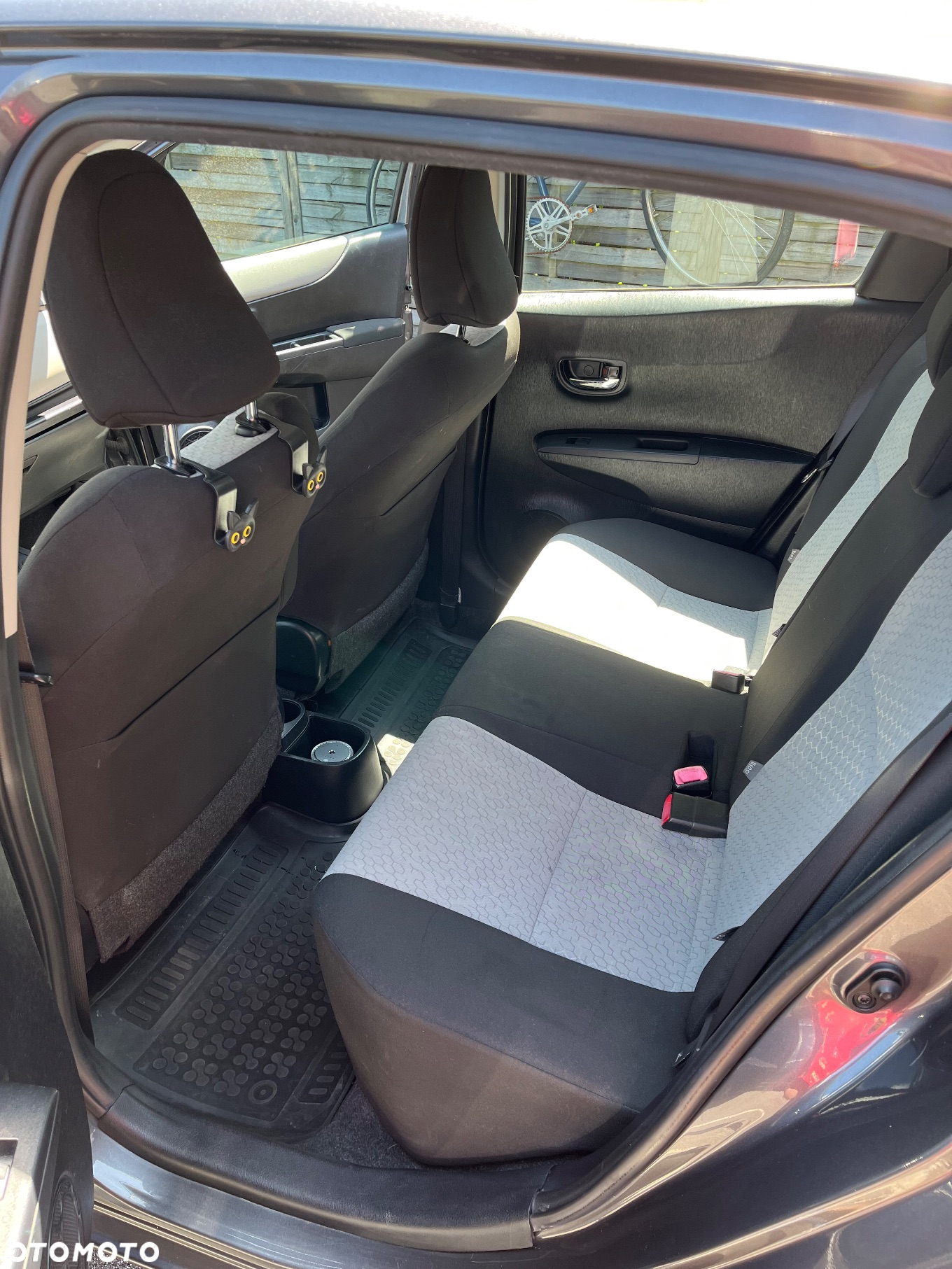 Toyota Yaris 1.0 VVT-i - 12