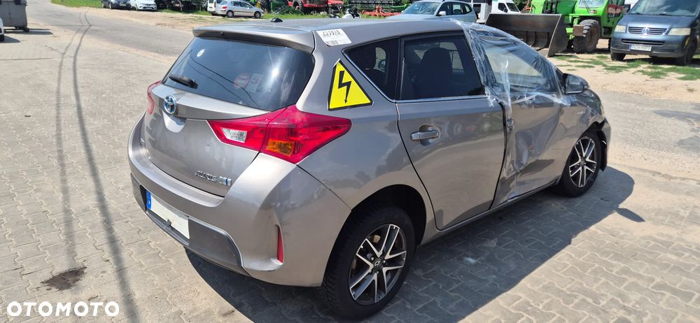Toyota Auris Hybrid 135 Comfort - 12