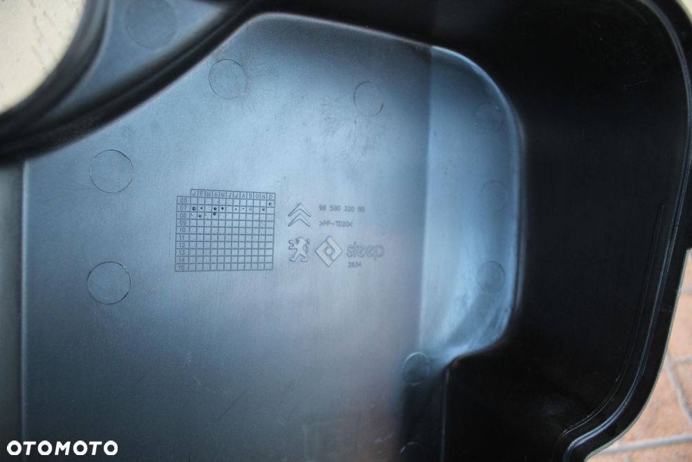 POKRYWA OSŁONA SKRZYNKI BEZPIECZNIKÓW CITROEN C5 III X7 - 6