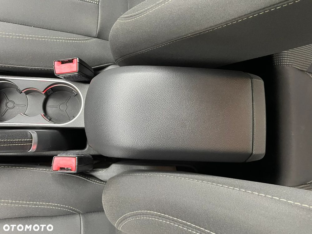 Ford Fiesta 1.0 EcoBoost S&S TITANIUM - 26