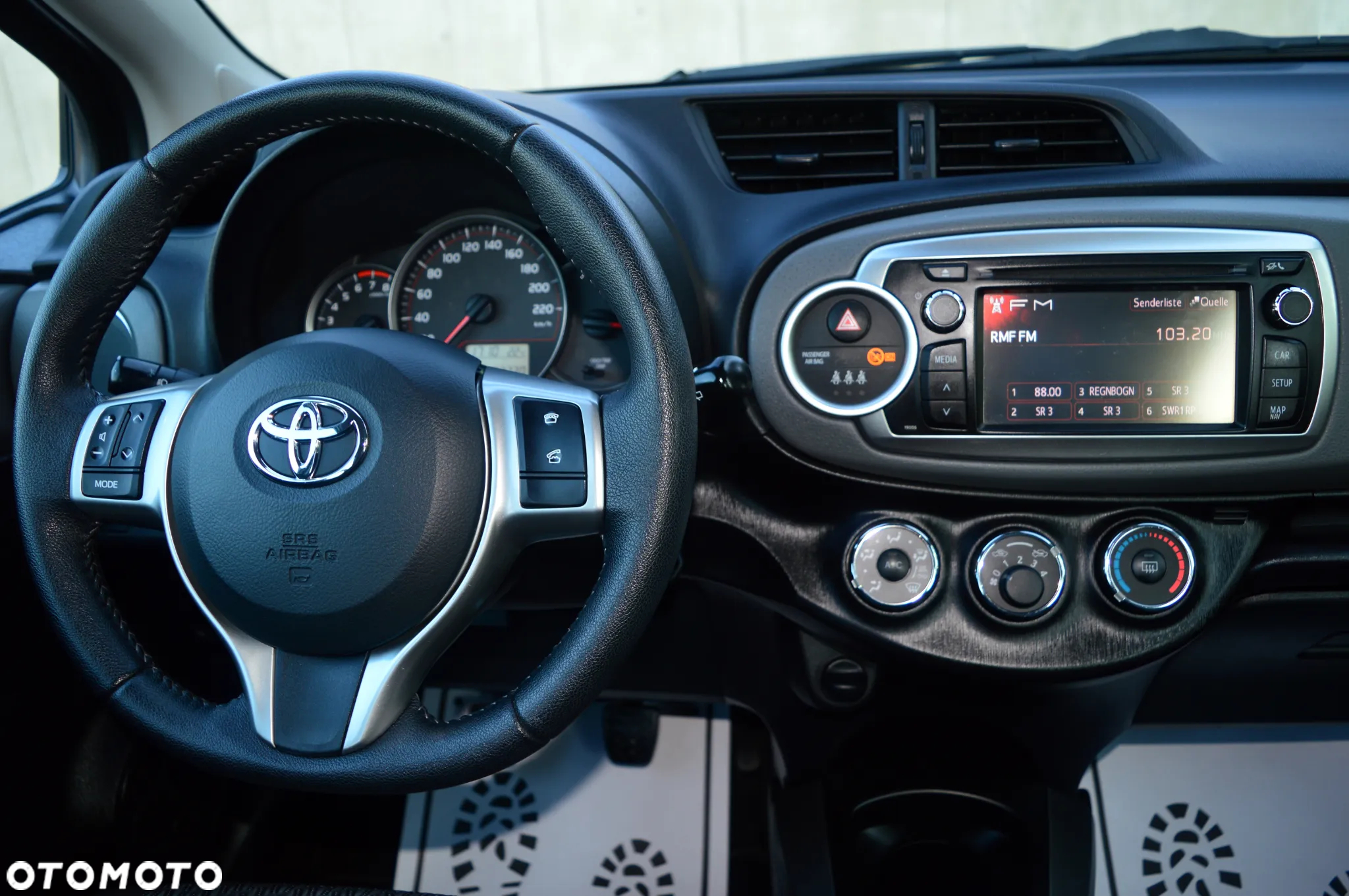 Toyota Yaris - 17