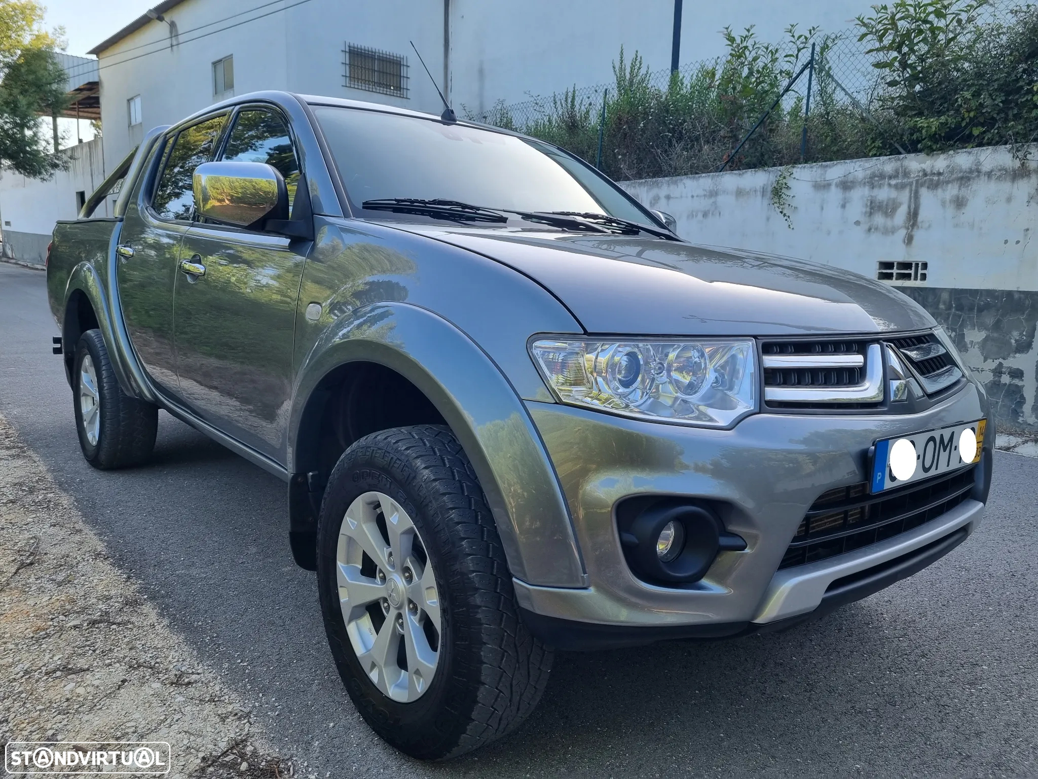 Mitsubishi L200 2.5 DI-D CD Invite AC CC 4WD - 4